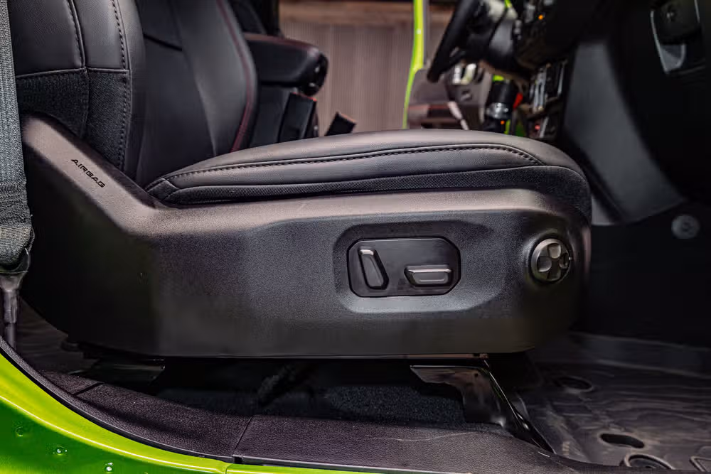2025 Jeep Wrangler Rubicon X Image 25