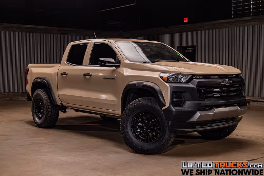 T33173 - 2023 Chevrolet Colorado Trail Boss Crew Cab