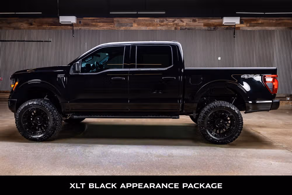2026 Ford F-150 XLT SuperCrew Image 6