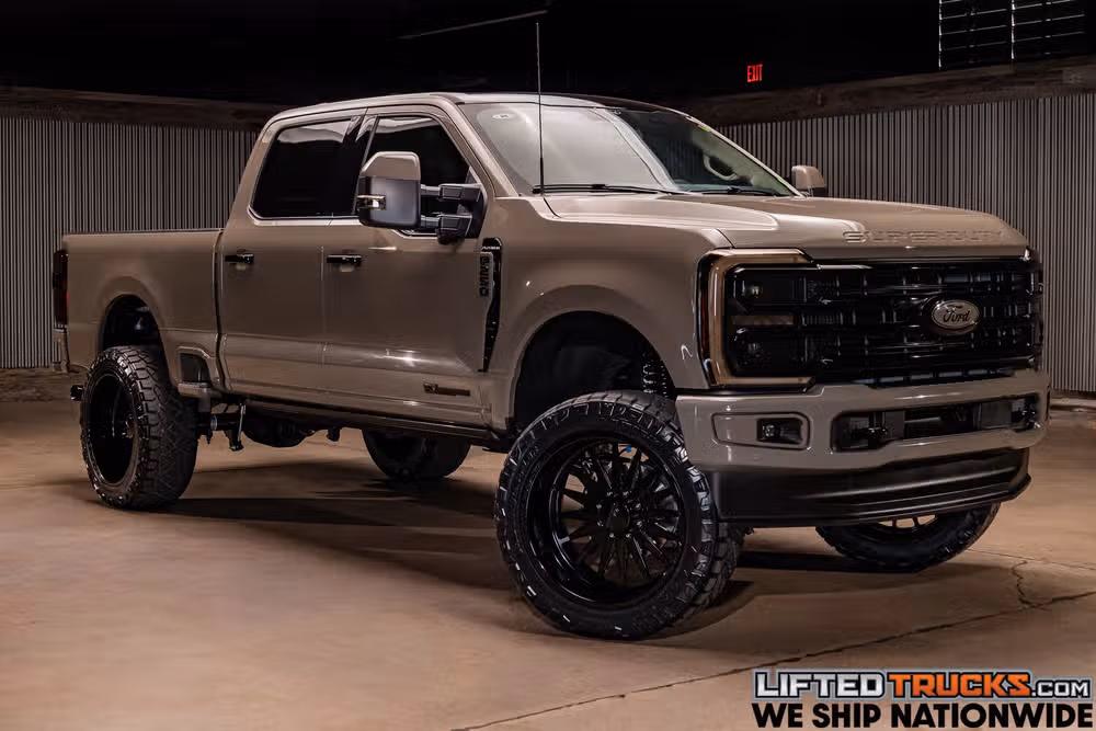 T33001 - 2026 Ford F-250 Super Duty Platinum Plus Crew Cab