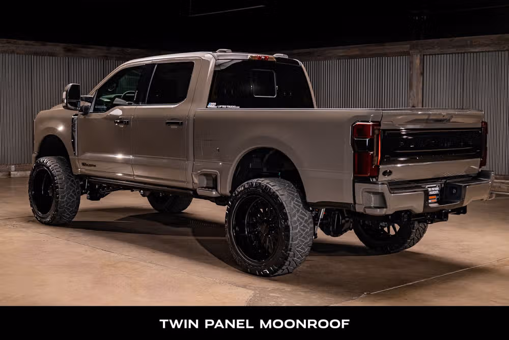 2026 Ford F-250 Super Duty Platinum Plus Crew Cab Image 7