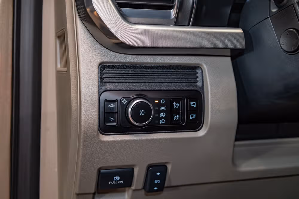 2026 Ford F-250 Super Duty Platinum Plus Crew Cab Image 17