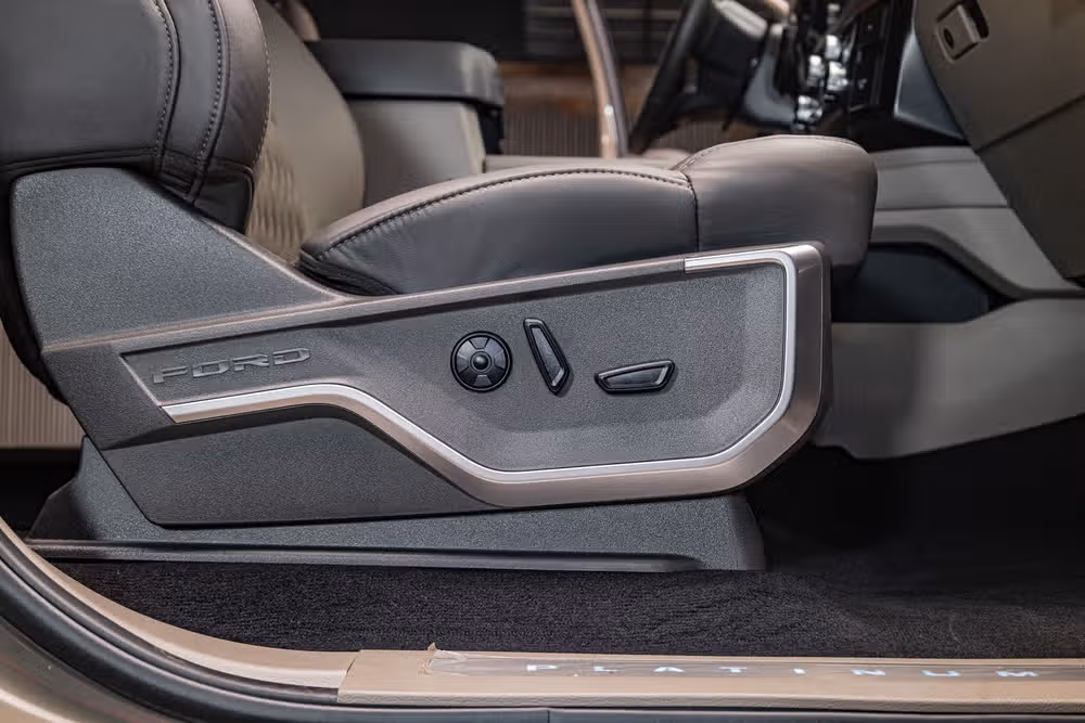 2026 Ford F-250 Super Duty Platinum Plus Crew Cab Image 28