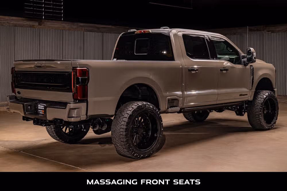 2026 Ford F-250 Super Duty Platinum Plus Crew Cab Image 10