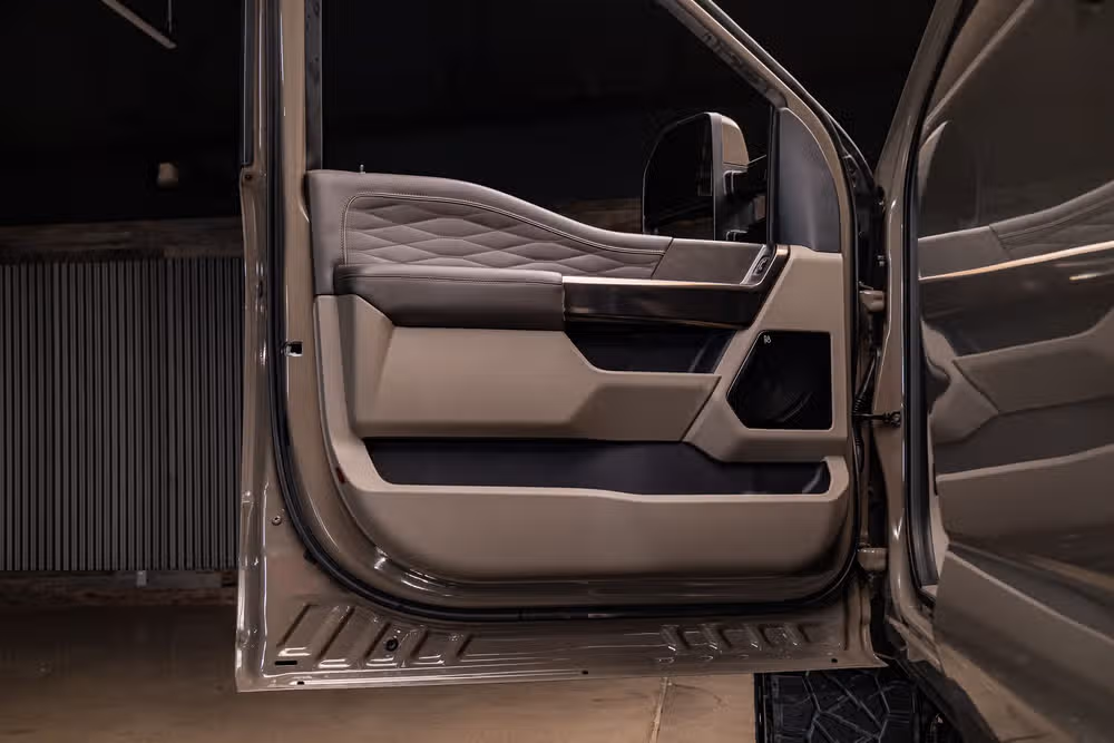 2026 Ford F-250 Super Duty Platinum Plus Crew Cab Image 30