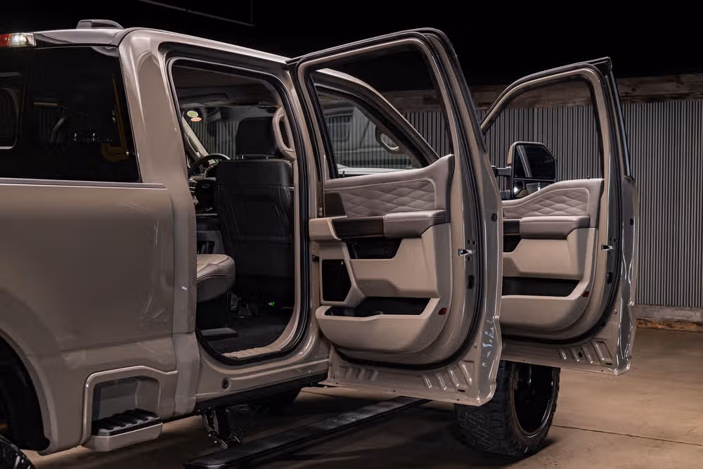 2026 Ford F-250 Super Duty Platinum Plus Crew Cab Image 31