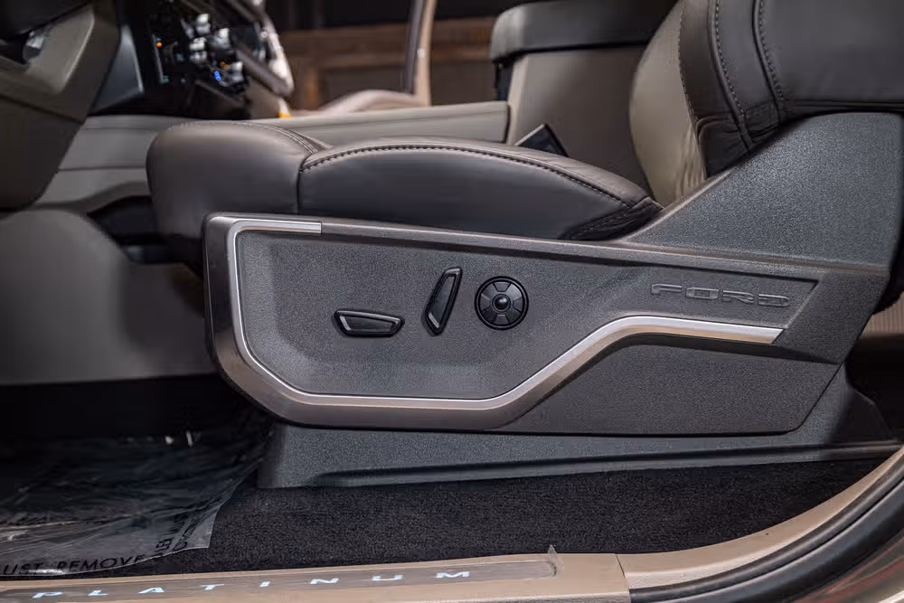 2026 Ford F-250 Super Duty Platinum Plus Crew Cab Image 22