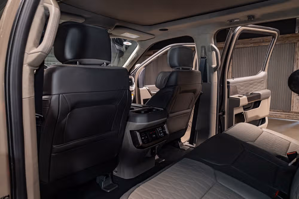 2026 Ford F-250 Super Duty Platinum Plus Crew Cab Image 23