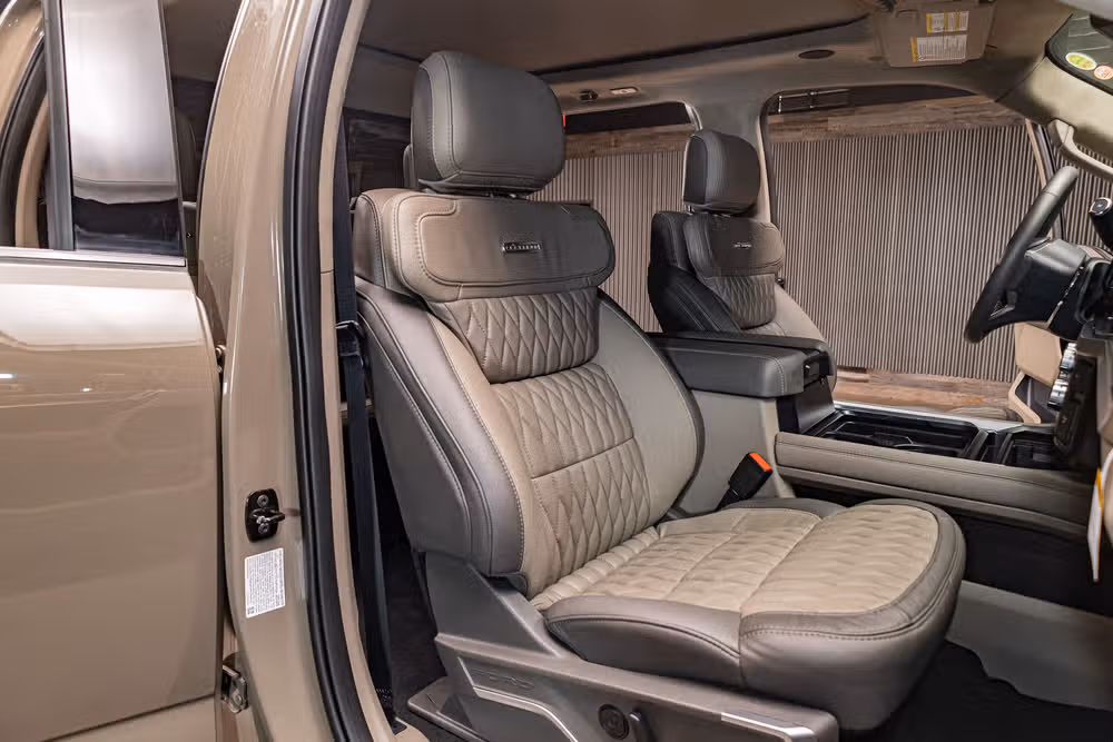 2026 Ford F-250 Super Duty Platinum Plus Crew Cab Image 27