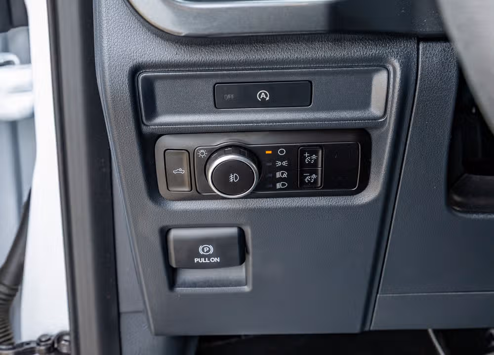 2025 Ford F-150 STX SuperCrew Image 18