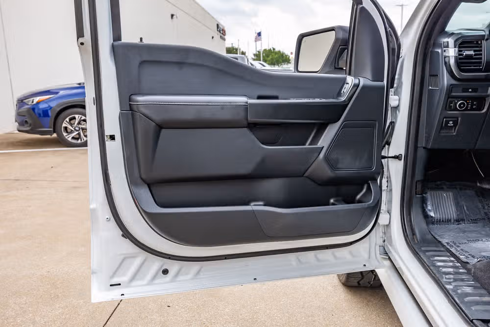 2025 Ford F-150 STX SuperCrew Image 32