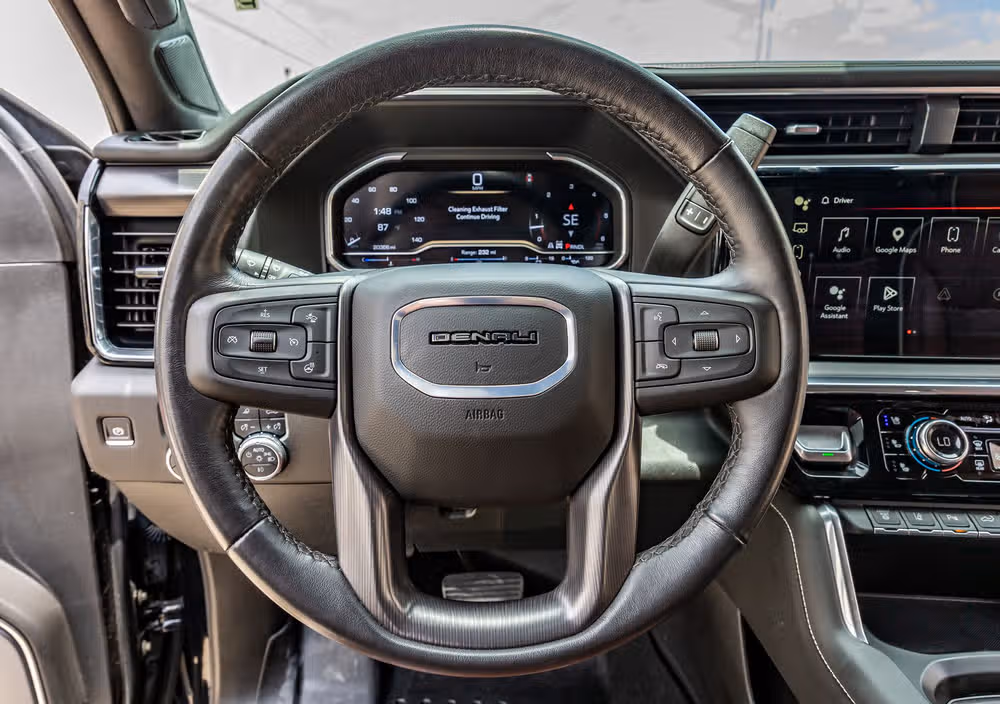 2025 GMC Sierra 2500HD Denali Ultimate Crew Cab Image 18
