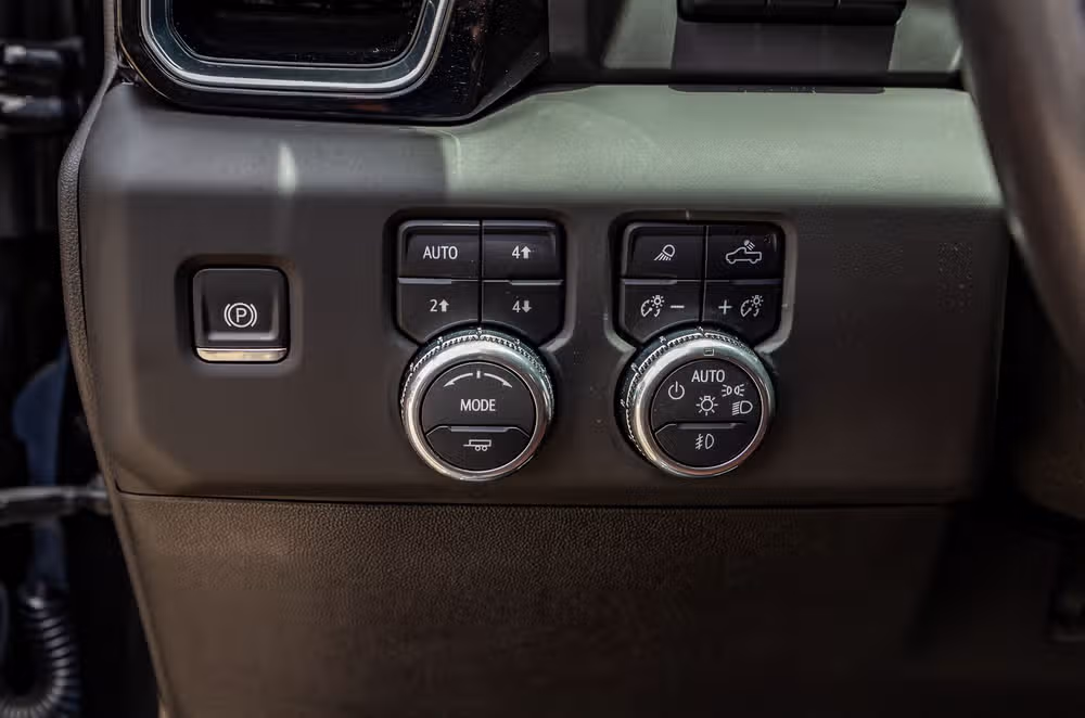 2025 GMC Sierra 2500HD Denali Ultimate Crew Cab Image 21