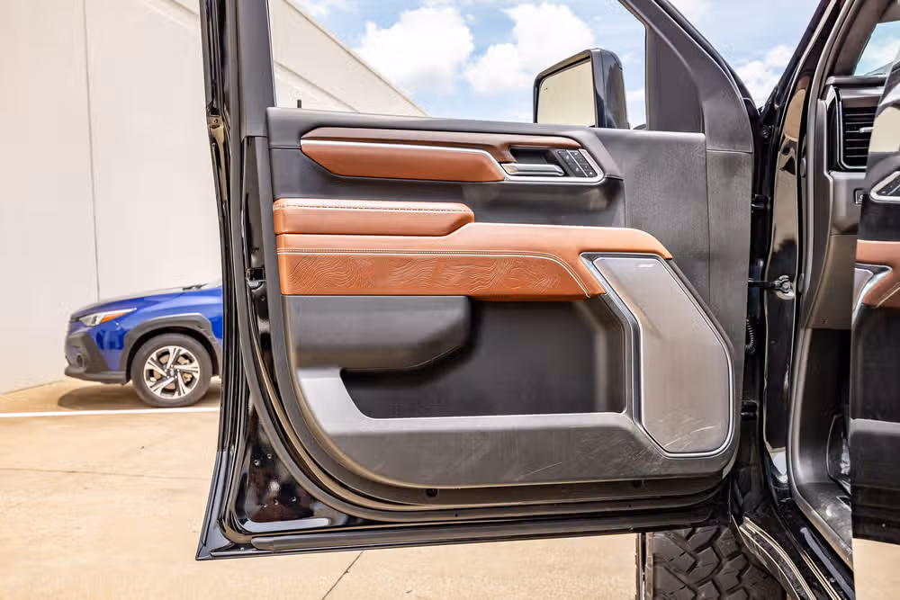 2025 GMC Sierra 2500HD Denali Ultimate Crew Cab Image 36