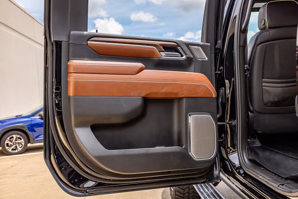2025 GMC Sierra 2500HD Denali Ultimate Crew Cab Image 38