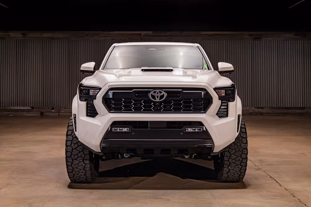 2024 Toyota Tacoma TRD Sport HV Double Cab Image 2