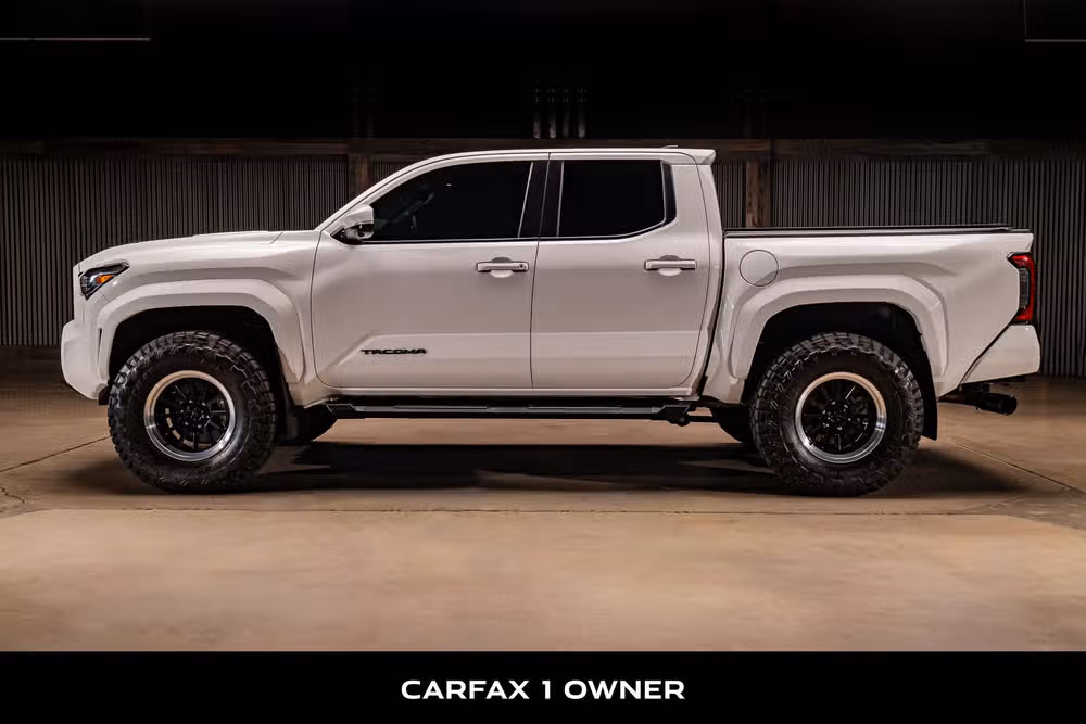 2024 Toyota Tacoma TRD Sport HV Double Cab Image 5