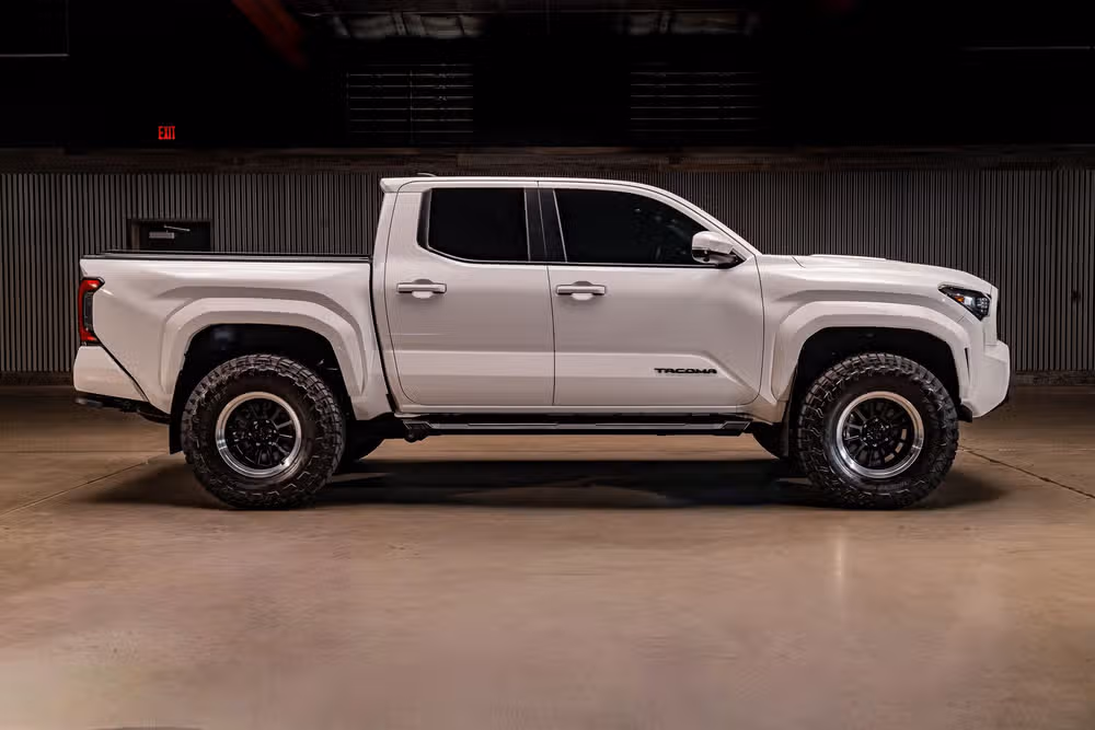 2024 Toyota Tacoma TRD Sport HV Double Cab Image 10