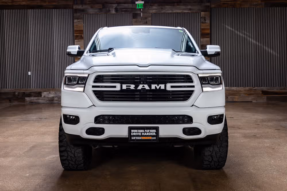 2023 Ram 1500 Laramie Crew Cab Image 2