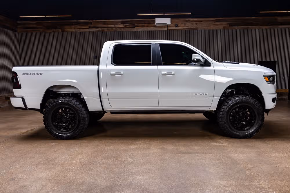2023 Ram 1500 Laramie Crew Cab Image 10