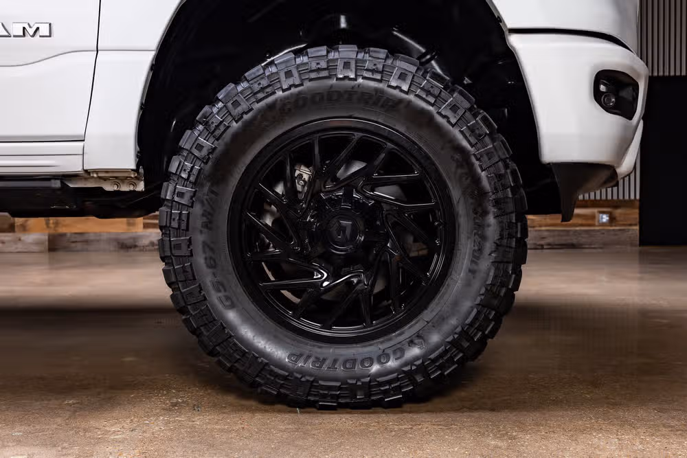 2023 Ram 1500 Laramie Crew Cab Image 11