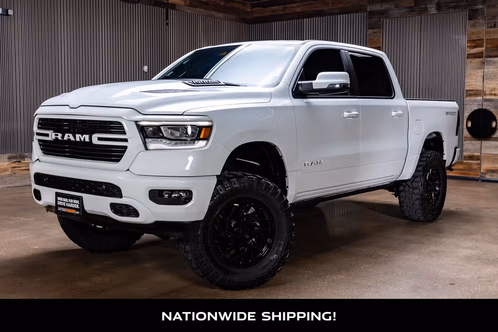 2023 Ram 1500 Laramie Crew Cab Image 4