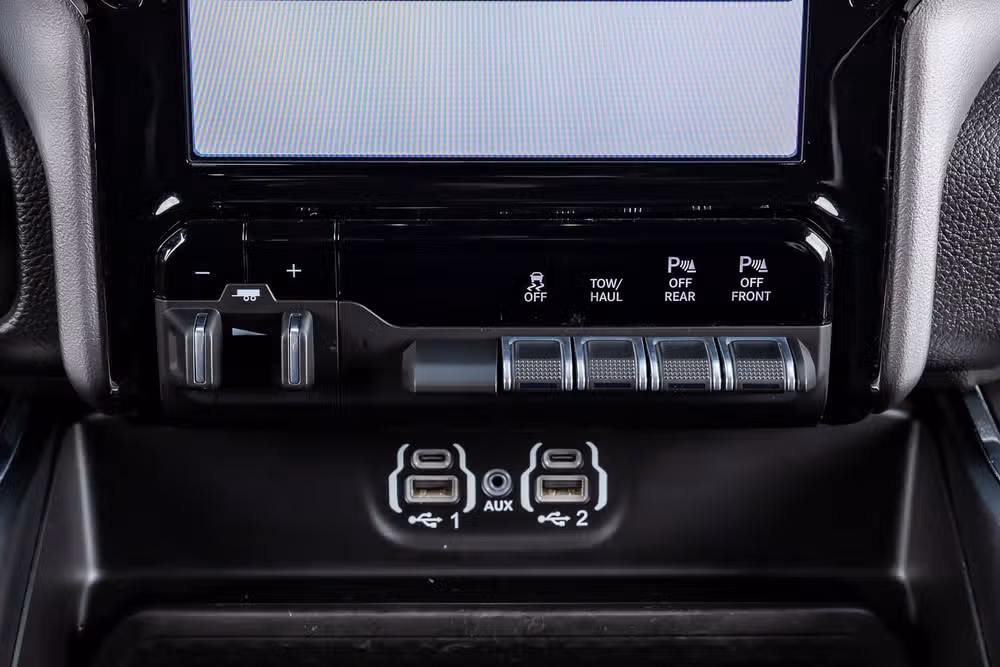 2023 Ram 1500 Laramie Crew Cab Image 26