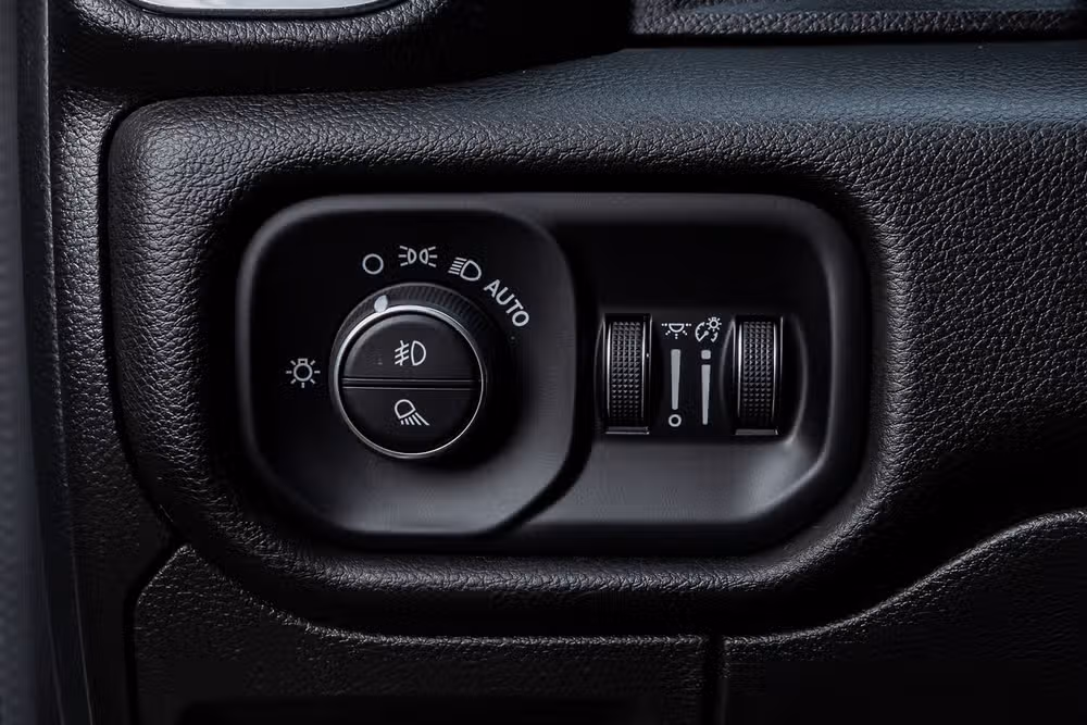 2023 Ram 1500 Laramie Crew Cab Image 21