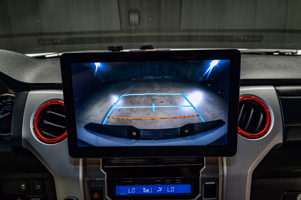 2016 Toyota Tundra Limited CrewMax Image 18