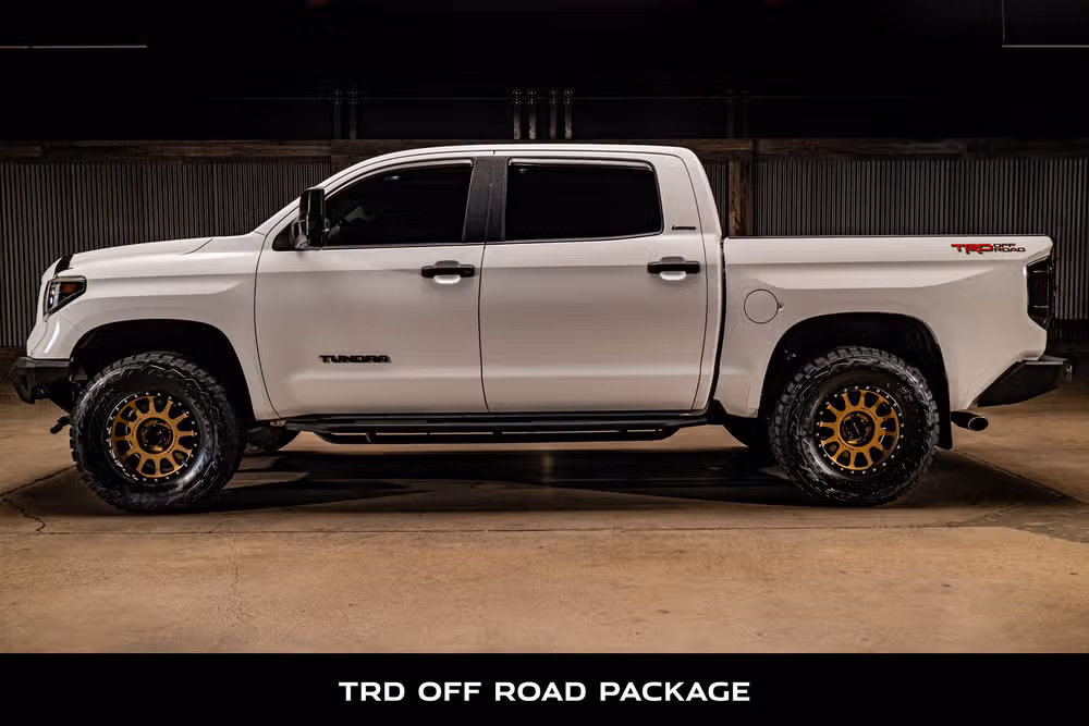 2016 Toyota Tundra Limited CrewMax Image 5