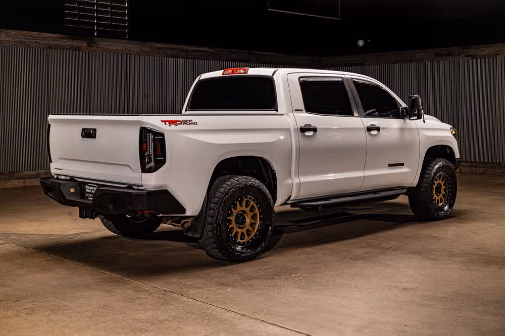 2016 Toyota Tundra Limited CrewMax Image 9