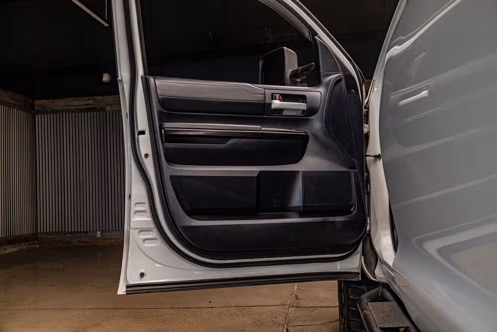 2016 Toyota Tundra Limited CrewMax Image 28