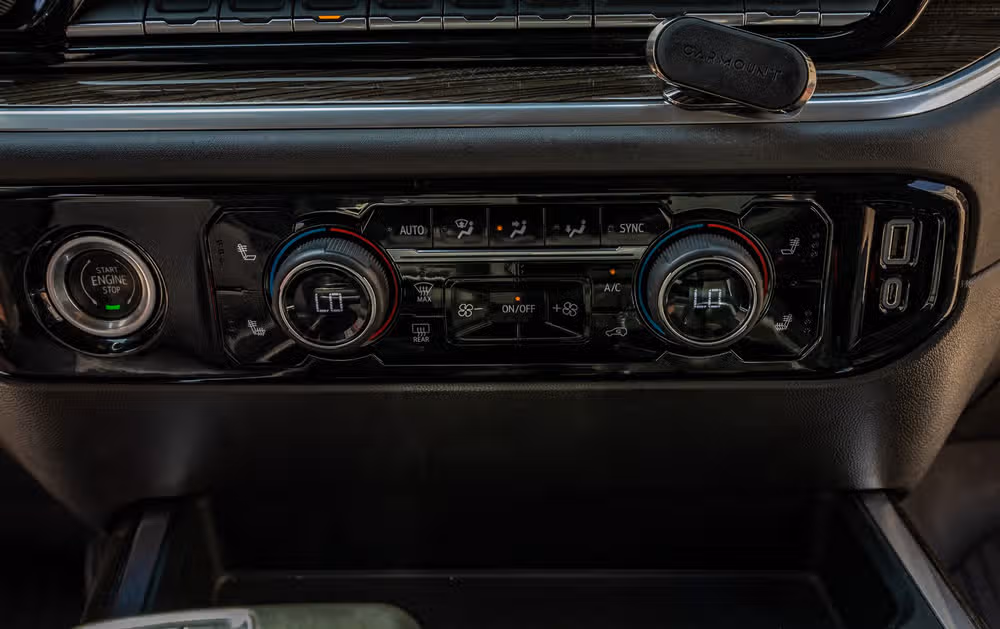 2022 Chevrolet Silverado 1500 LT Trail Boss Crew Cab Image 26