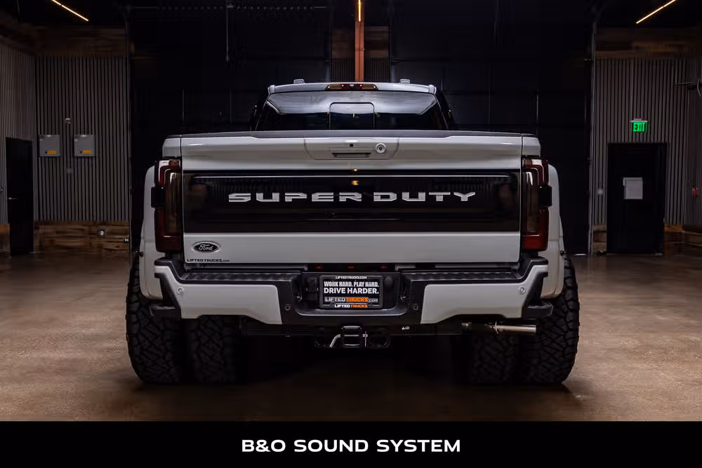 2026 Ford F-350 Super Duty Platinum Crew Cab Image 8