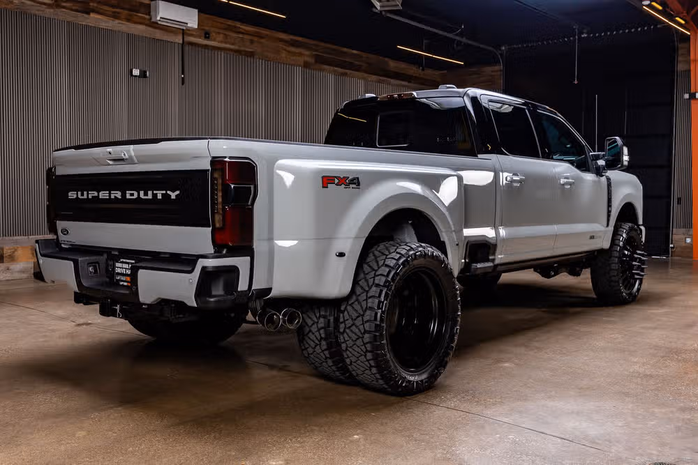 2026 Ford F-350 Super Duty Platinum Crew Cab Image 10