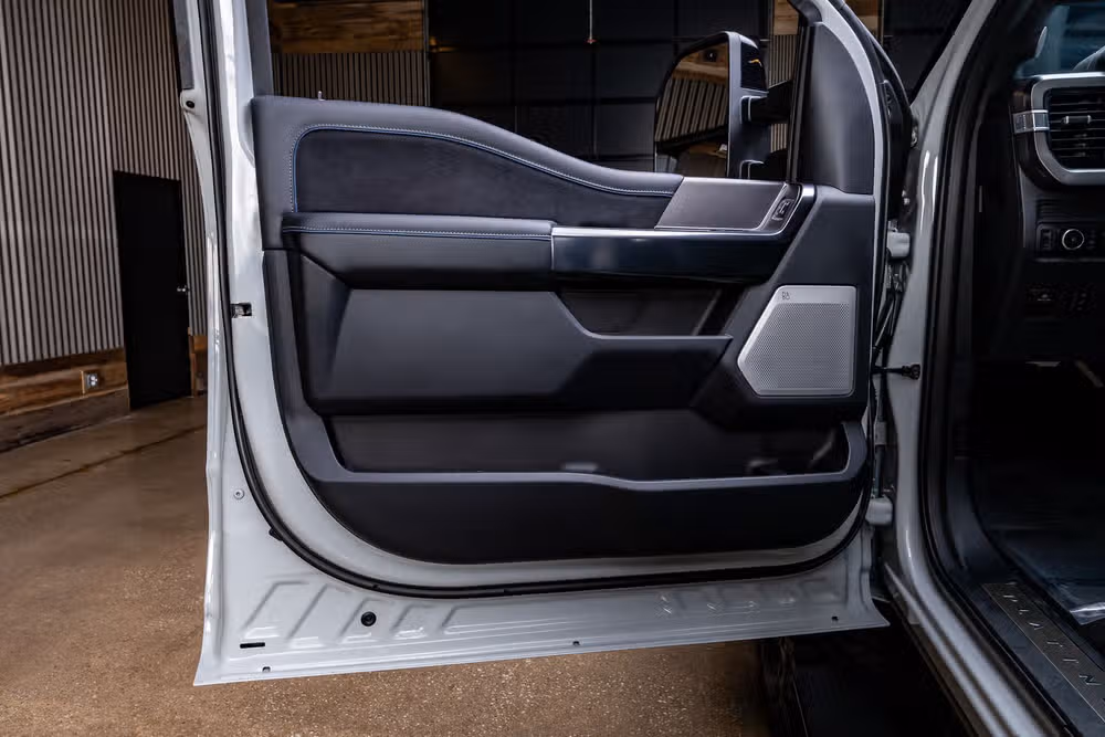 2026 Ford F-350 Super Duty Platinum Crew Cab Image 38