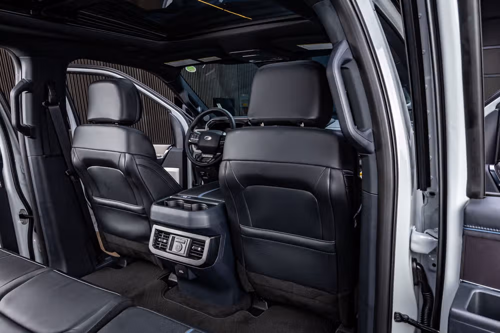 2026 Ford F-350 Super Duty Platinum Crew Cab Image 34