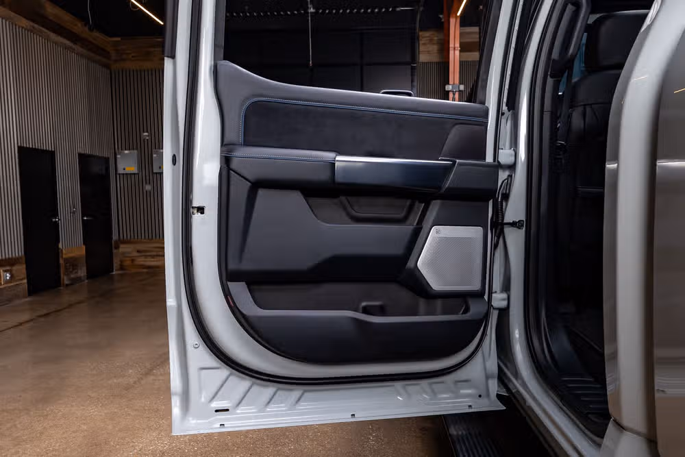 2026 Ford F-350 Super Duty Platinum Crew Cab Image 40