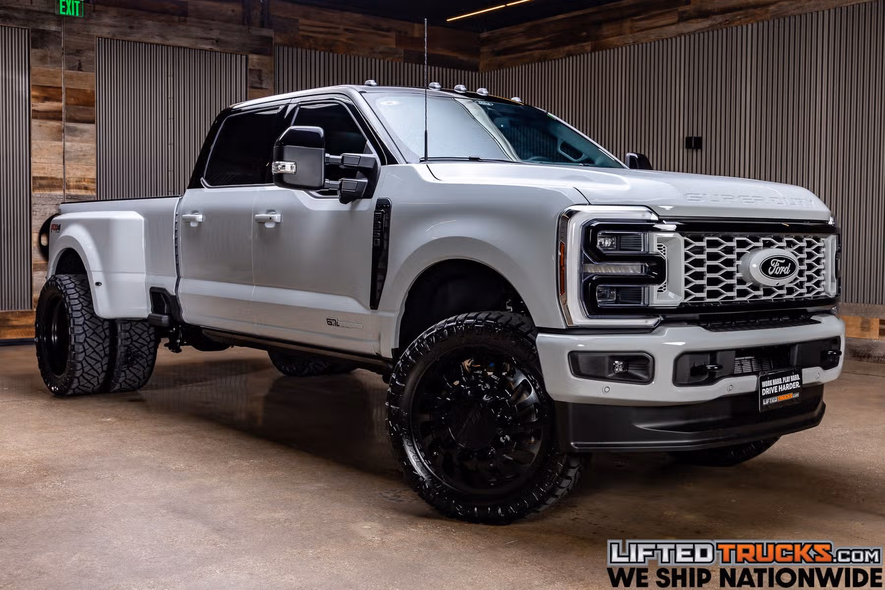 2026 Ford F-350 Super Duty Platinum Crew Cab Image 1