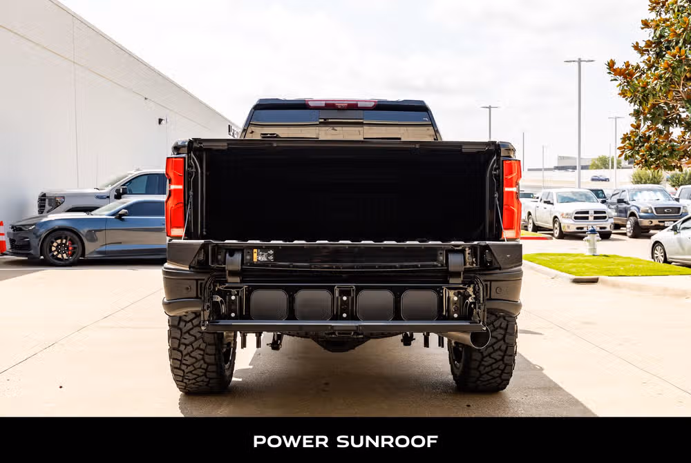 2025 Chevrolet Silverado 2500HD ZR2 Crew Cab Image 9