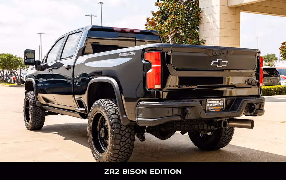 2025 Chevrolet Silverado 2500HD ZR2 Crew Cab Image 7