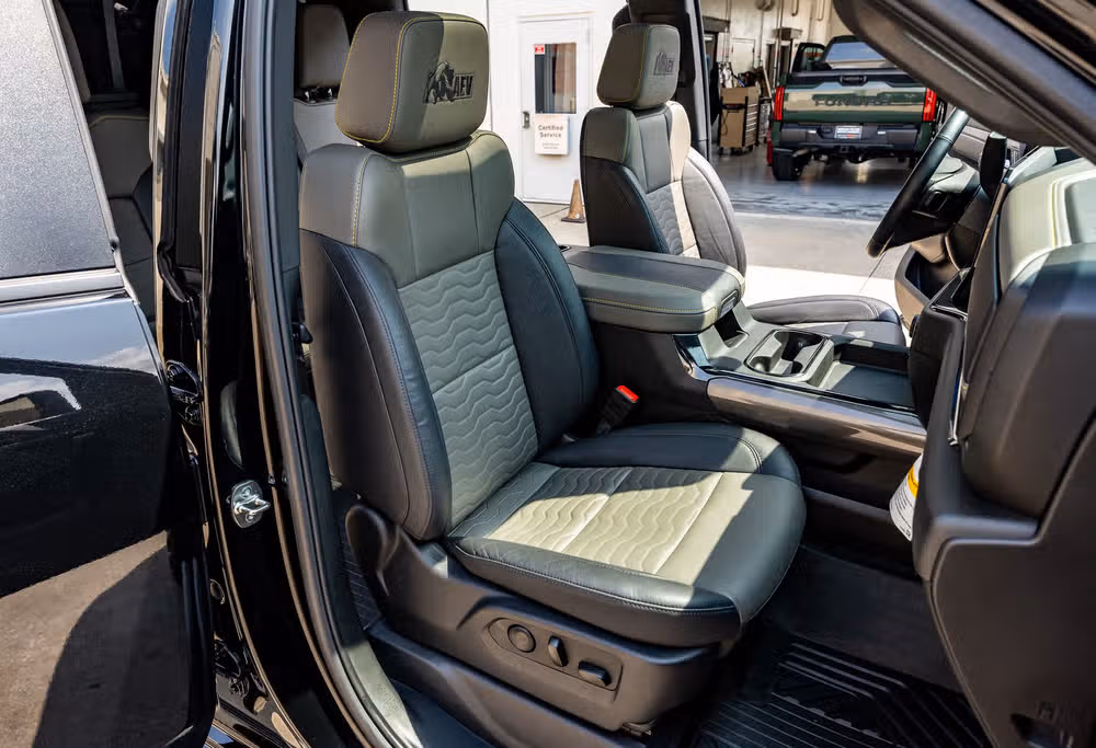 2025 Chevrolet Silverado 2500HD ZR2 Crew Cab Image 32