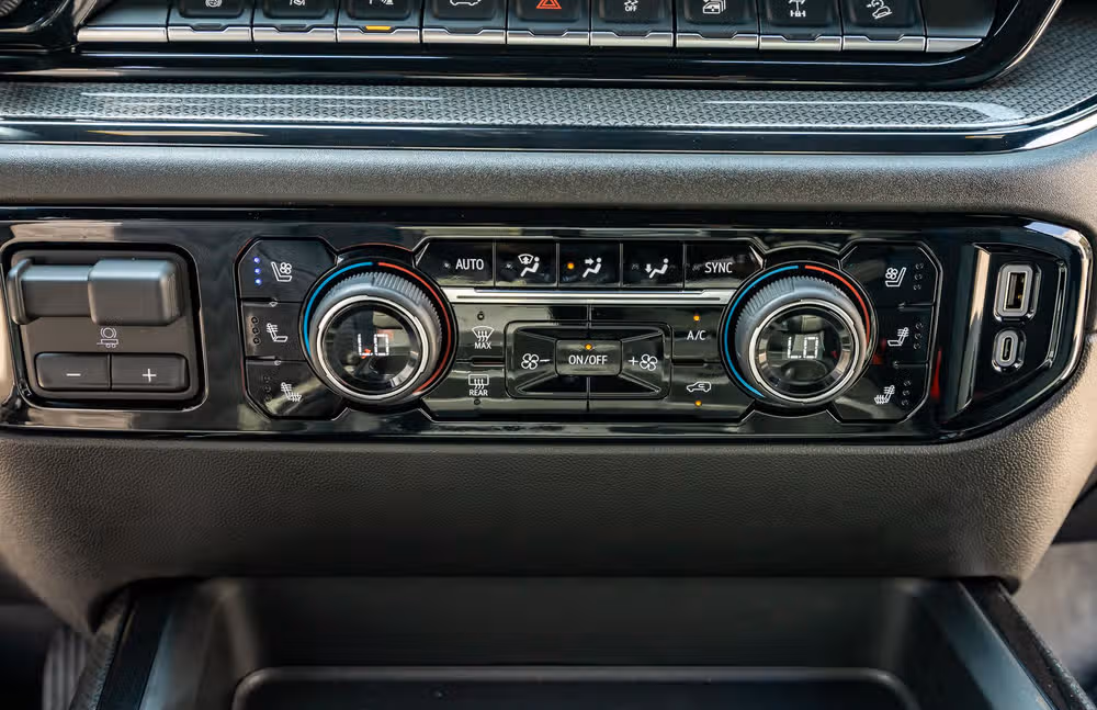 2025 Chevrolet Silverado 2500HD ZR2 Crew Cab Image 27