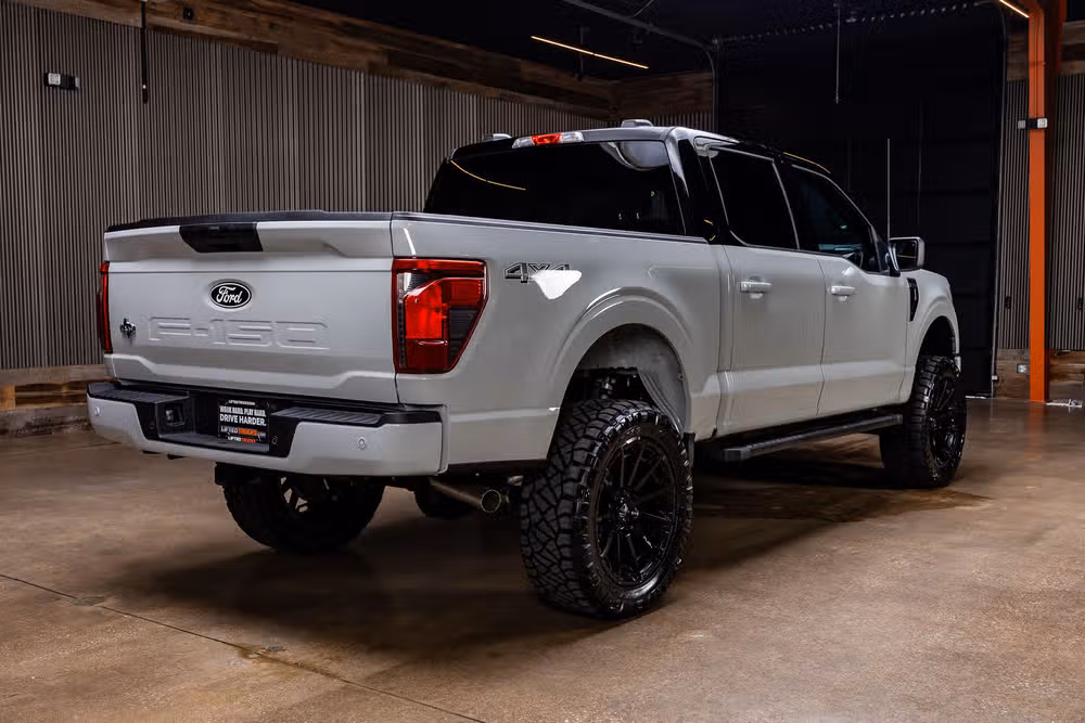 2026 Ford F-150 XLT SuperCrew Image 10