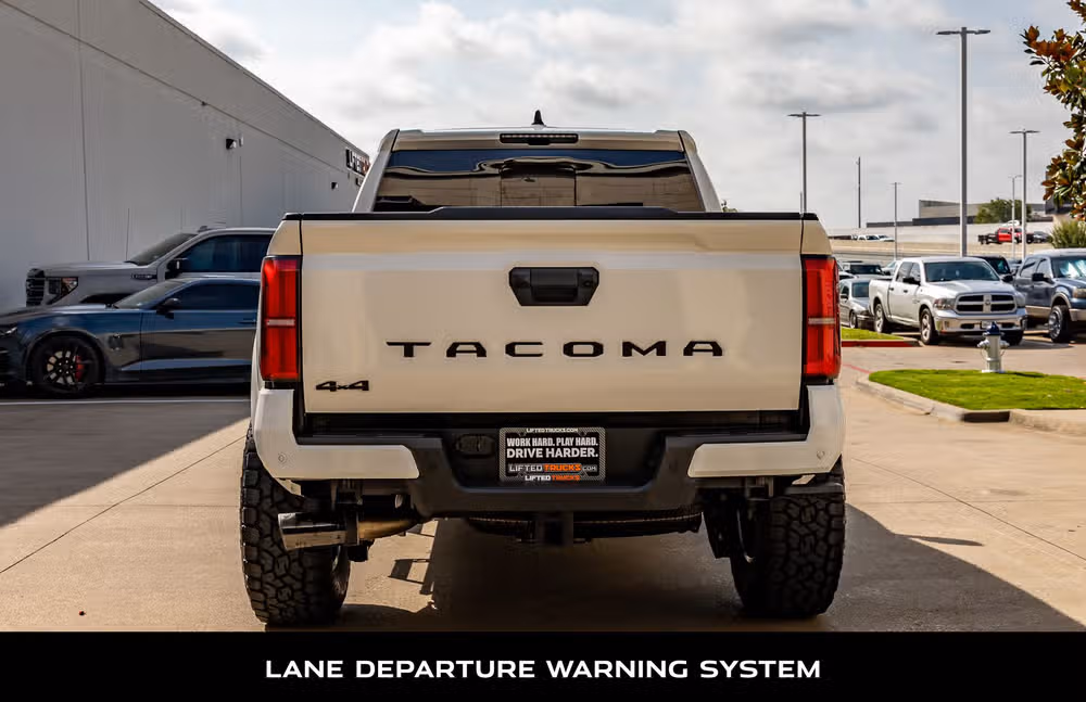 2025 Toyota Tacoma TRD Sport Double Cab Image 8