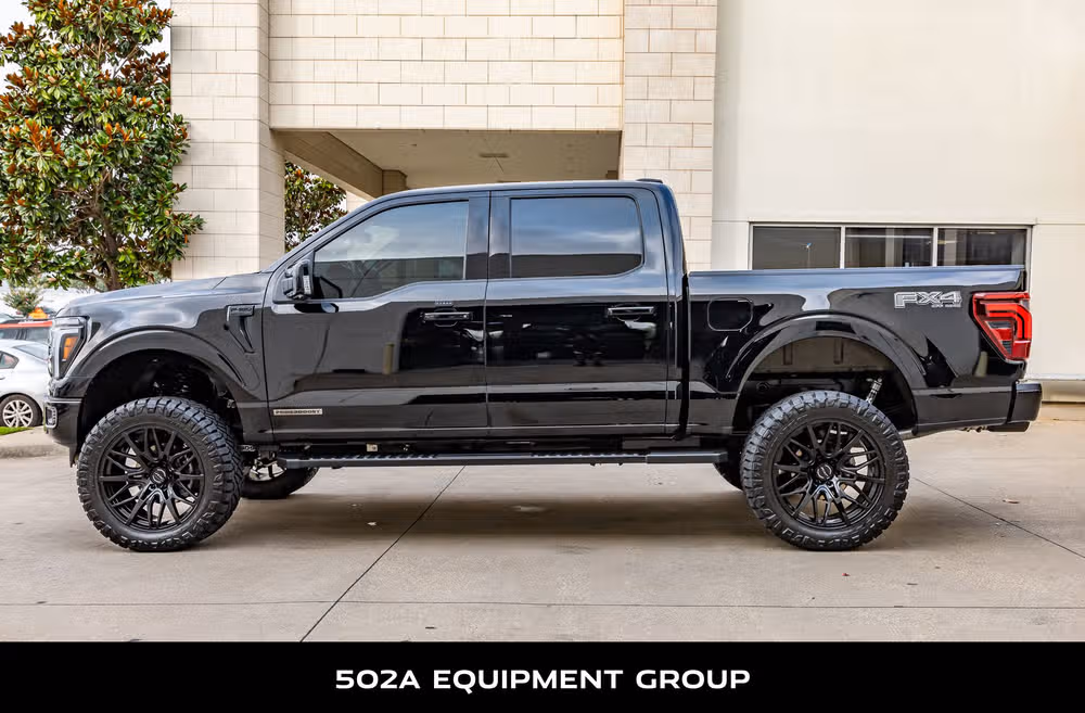 2025 Ford F-150 Lariat SuperCrew Image 6