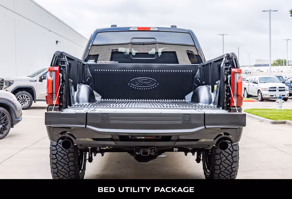 2025 Ford F-150 Lariat SuperCrew Image 9