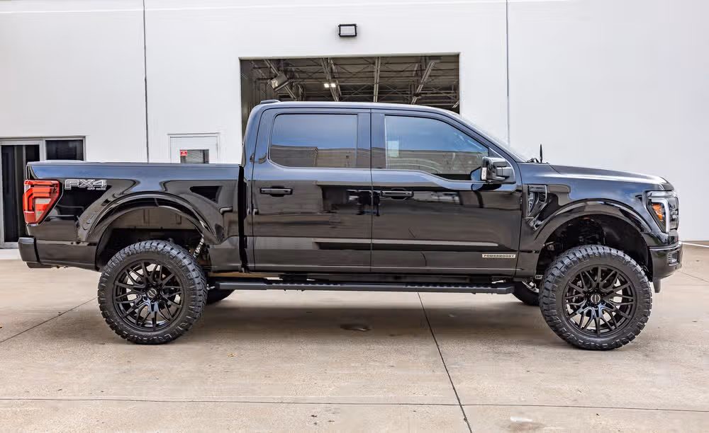 2025 Ford F-150 Lariat SuperCrew Image 11