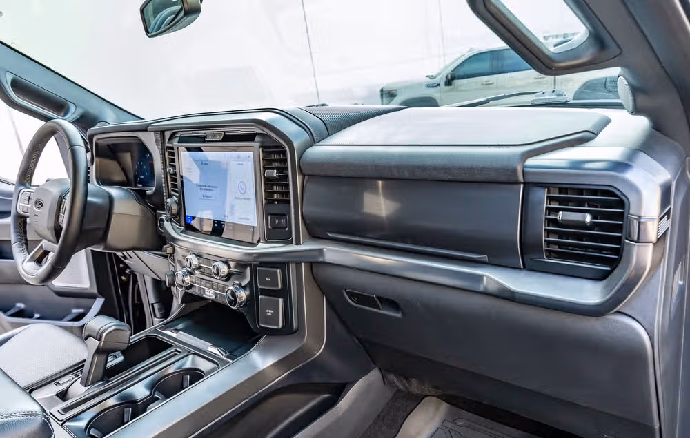 2025 Ford F-150 Lariat SuperCrew Image 18