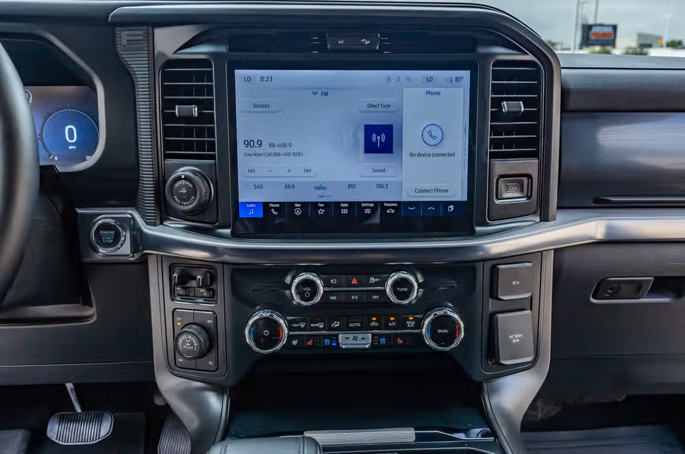 2025 Ford F-150 Lariat SuperCrew Image 25